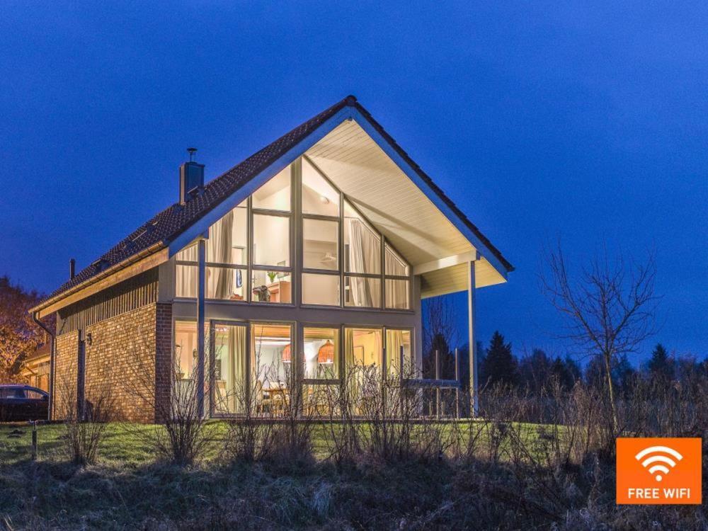 W7 - Sehr Schoenes Ferienhaus Mit Toller Lage Und Super Aussicht In Roebel An Der Mueritz Villa Екстериор снимка