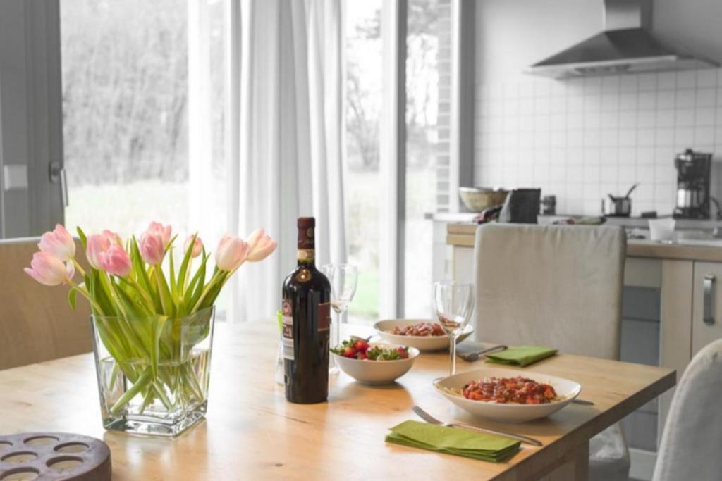W7 - Sehr Schoenes Ferienhaus Mit Toller Lage Und Super Aussicht In Roebel An Der Mueritz Villa Екстериор снимка