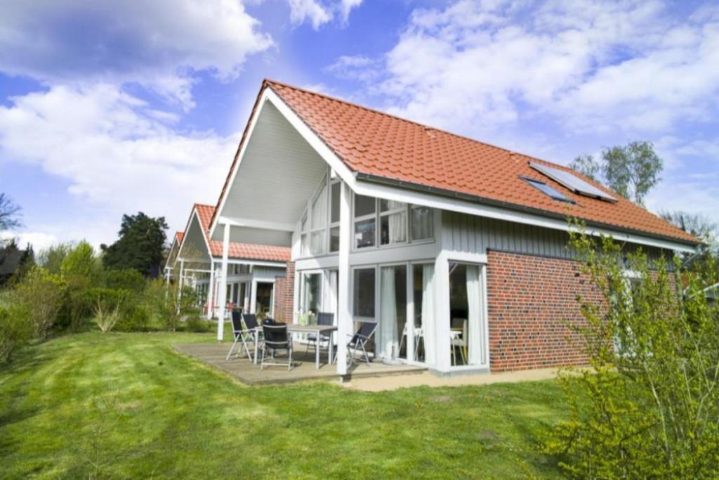 W7 - Sehr Schoenes Ferienhaus Mit Toller Lage Und Super Aussicht In Roebel An Der Mueritz Villa Екстериор снимка