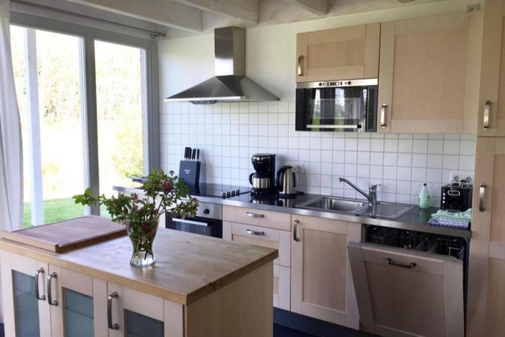 W7 - Sehr Schoenes Ferienhaus Mit Toller Lage Und Super Aussicht In Roebel An Der Mueritz Villa Екстериор снимка